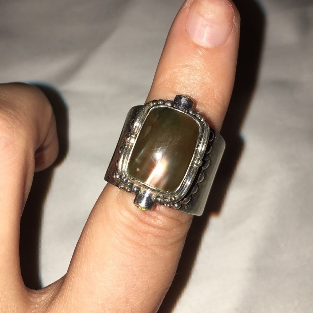 𝅺SAJEN Offerings labradorite hand carved ring